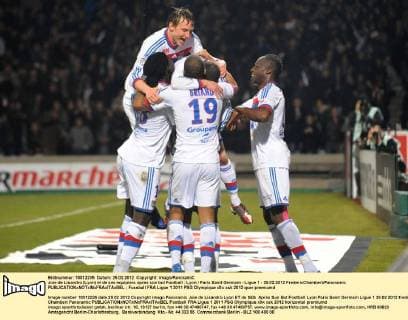 Joie de Lisandro (Lyon) et de ses equipiers apres son but Football : Lyon Paris Saint Germain - Ligue 1 - 25.02.2012 FredericChambert Panoramic 