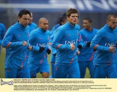 (L-R) Mark van Bommel,Klaas Jan Huntelaar Training Dutch National team National team 2012 xVIxWJxDijkdrentx xOrangexPicturesxIVx 579491