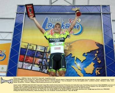 Andrea GUARDINI ( ITA Farnese Vini - Selle Italia ) gewinnt die 8.Etappe und holt seinen 4 Tageserfolg bei der diesjährigen Tour de Langkawi - Podium - Siegerehrung - Freude - Emotionen - quer - Event: 8. Etappe - Pekan to Chukai 100.8 km - Tour of Langkawi - Tour de Langkawi - Le Tour de Langkawi 2012 - Location: Kuantan - Malaysia - Asien - Asia - Datum: 02.03.2012 - Contact