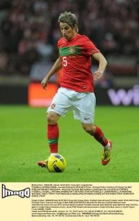 FUSSBALL INTERNATIONAL Freundschaftsspiel 29.02.2012 Polen - Portugal Fabio Coentrao (Portugal) am Ball 