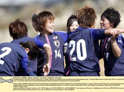 Fussball, Algarve Cup 2012, Frauen, Dänemark vs. Japan, Jubel bei den Spielerinnen der japanischen Nationalmannschaft