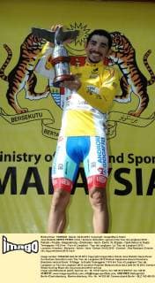 Jose Rodolfo SERPA PEREZ ( COL Androni Giocattoli ) gewinnt die Tour de Langkawi 2012 - Podium - Freude - Siegerehrung - Emotionen - hoch - Event: 10. Etappe - Tasik Kenyir to Kuala Terengganu 116.9 km - Tour of Langkawi - Tour de Langkawi - Le Tour de Langkawi 2012 - Location: Kuantan - Malaysia - Asien - Asia - Datum: 04.03.2012 - Contact