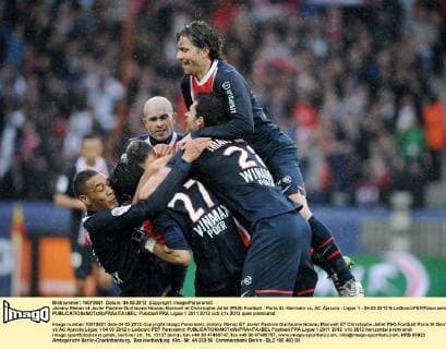 Jeremy Menez et Javier Pastore Guillaume Hoarau Maxwell et Christophe Jallet (PSG) Football : Paris St.-Germain vs. AC Ajaccio - Ligue 1 - 04.03.2012 N.LeGouic FEP Panoramic 