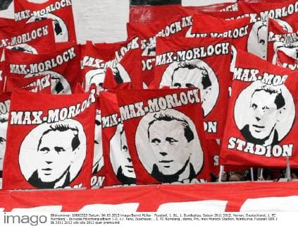 Fussball, 1. BL, 1. Bundesliga, Saison 2011 2012, Herren, Deutschland, 1. FC Nürnberg - Borussia Mönchengladbach 1-0, v.l. Fans, Zuschauer, , 1. FC Nürnberg , demo, Pro, max Morlock Stadion, Nordkurve,