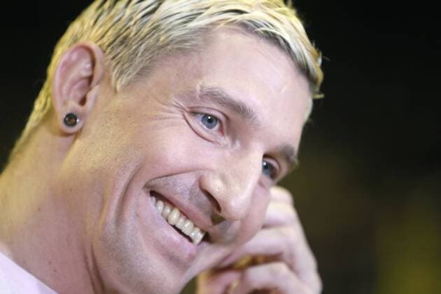 Stefan Kretzschmar, Ex-Bundesligaspieler, Handballexperte für einen Fernsehsender, gut gelaunt bei einem Interview vor dem Spiel, Porträt, Portrait, Lachen, Laune, Freude, quer Füchse Berlin - Frisch Auf Göppingen, TOYOTA Bundesliga 2011 2012, Herren, Handball, Deutschland, Germany, Max-Schmeling-Halle, Ergebnis: 30:30 Berlin, 4.3.2012