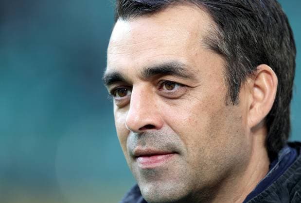 Fussball Bundesliga, DFL, Herren, Saison 2011 2012, VfL Wolfsburg 3-2 Bayer Leverkusen Trainer Robin Dutt (Bayer Leverkusen) VfL Wolfsburg 3-2 Bayer Leverkusen