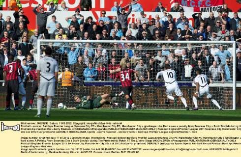 Football - soccer: Barclays Premier League, Swansea City FC - Manchester City FC, Manchester City s goalkeeper Joe Hart saves a penalty from Swansea City s Scott Sinclair during the Premiership match at the Liberty Stadium. xHOCHxZWEIx xPropagandax 