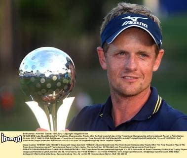 18 MAR 2012: Luke Donald holds the Transitions Championship Trophy after the final round of play of the Transitions Championship at the Innisbrook Resort in Palm Harbor, Florida. GOLF: MAR 18 PGA Golf Herren - Transitions Championship - Final Round Icon357120318553 EDITORIAL USE ONLY