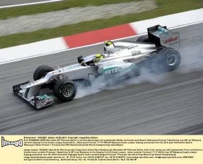 Nico ROSBERG (GER) Mercedes GP Petronas,Aktion in seinem Rennwagen mit qualmenden Reifen,verbremst sich,Rauch. Motorsport:Formel 1,Qualifying zum GP von Malaysia auf dem Sepang Circuit,Kuala Lumpur,Saison2012,