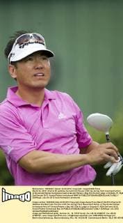 March 24, 2012: Charlie Wi watches his ball from the par 4 9th tee during third round golf action of the Arnold Palmer Invitational held at Arnold Palmer s Bay Hill Club & Lodge in Orlando, FL PGA Golf Herren 2012: Arnold Palmer Invitational MAR 24 - ZUMAcg2