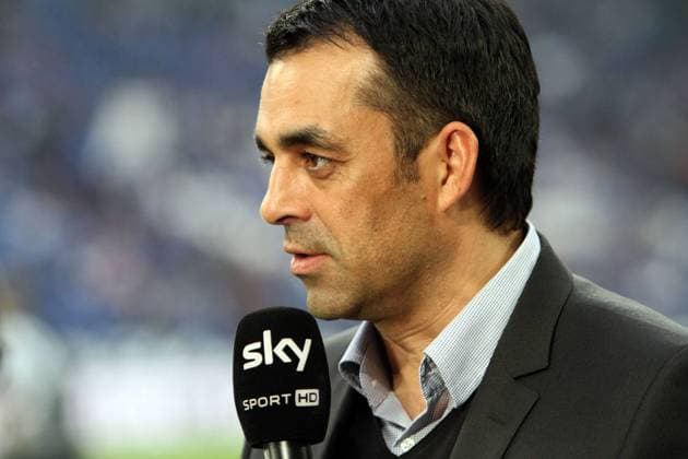 24.03.2012 - Trainer Robin Dutt (Bayer 04 Leverkusen) beim BL-Spiel FC Schalke 04 - Bayer 04 Leverkusen.