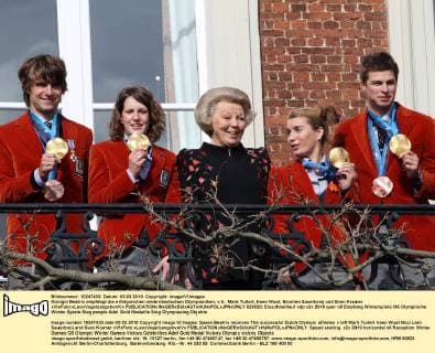 Königin Beatrix empfängt die erfolgreichen niederländischen Olympioniken, v.li.: Mark Tuitert, Ireen Wust, Nicolien Sauerbreij und Sven Kramer xVIxFoto:xLeoxVogelzangxbvxIVx 623820