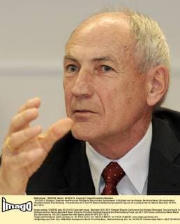 26.03.2012, Stuttgart, Experten-Konferenz der Stuttgarter Nachrichten, Spitzensport in Stuttgart und der Region: Bernhard Bauer (Ehrenpräsident Handballverband Württemberg)