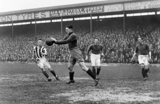 Football - West Bromwich Albion v Liverpool 1925 26 Arthur Riley - Liverpool FC s giant goalkeeper from South Africa Played 322 games for the club 
