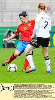 (v.l.) Marta Torrejo MOYA (Espanyol Barcelona), Bianca SCHMIDT (1.FFC Turbine Potsdam). DEUTSCHLAND, Mannheim: Frauen EM-Qualifikation, Deutschland - Spanien am 31.03.2012, Carl-Benz-Stadion .