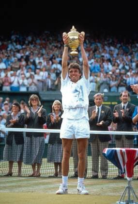 TENNIS WIMBLEDON 1991, FINALE HERREN, 07.07.1991, WIMBLEDON - Michael STICH (GER) jubelt mit dem Siegerpokal.