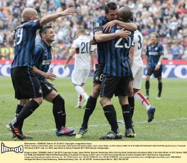 Walter Samuel celebrates after scoring Goal celebration Esultanza dopo il gol Inter Milan vs CFC Genoa 1893 FC 5-4 paoloxnucci