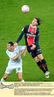 MAXXELL (psg) - Morgan AMALFITANO (om) - Parc des Princes Football : PSG vs Olympique Marseille - Ligue 1 - 08 04 2012 AnthonyBIBARD FEP Panoramic 