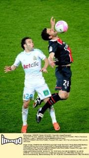 Thiago MOTTA (psg) - Matthieu VALBUENA (om) - Parc des Princes Football : PSG vs Olympique Marseille - Ligue 1 - 08 04 2012 AnthonyBIBARD FEP Panoramic 