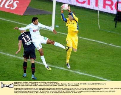 BRANDAO (om) - Salvatore SIRIGU (psg) - Parc des Princes Football : PSG vs Olympique Marseille - Ligue 1 - 08 04 2012 AnthonyBIBARD FEP Panoramic 