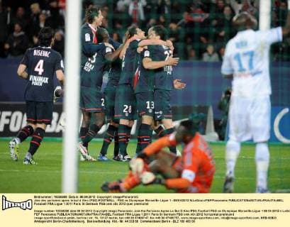 Joie des parisiens apres le but d Alex (PSG) FOOTBALL : PSG vs Olympique Marseille- Ligue 1 - 08 04 2012 N.LeGouic FEP Panoramic 