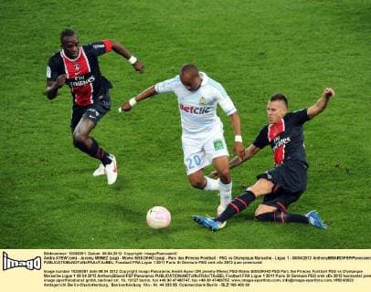 Andre AYEW (om) - Jeremy MENEZ (psg) - Momo SISSOKHO (psg) - Parc des Princes Football : PSG vs Olympique Marseille - Ligue 1 - 08 04 2012 AnthonyBIBARD FEP Panoramic 