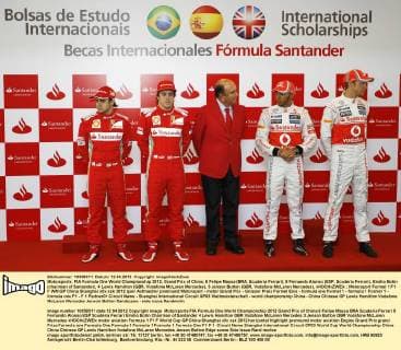 Motorsports: FIA Formula One World Championship 2012, Grand Prix of China, 6 Felipe Massa (BRA, Scuderia Ferrari), 5 Fernando Alonso (ESP, Scuderia Ferrari), Emilio Botin (chairman of Santander), 4 Lewis Hamilton (GBR, Vodafone McLaren Mercedes), 3 Jenson Button (GBR, Vodafone McLaren Mercedes), xHOCHxZWEIx