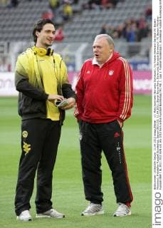 v.l. Mats Hummels (Borussia Dortmund), Co-Trainer Hermann Gerland (FC Bayern München), Freisteller Fussball Bundesliga, Saison 2011 12, 11.04.2012, Signal-Iduna-Park, Dortmund, Borussia Dortmund - FC Bayern München