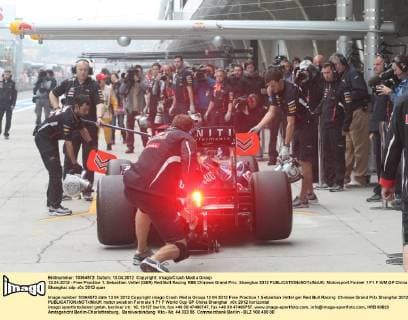 13.04.2012 - Free Practice 1, Sebastian Vettel (GER) Red Bull Racing RB8 Chinese Grand Prix, Shanghai 2012 