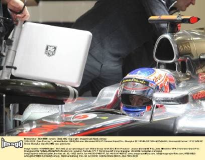 13.04.2012 - Free Practice 1, Jenson Button (GBR) McLaren Mercedes MP4-27 Chinese Grand Prix, Shanghai 2012 
