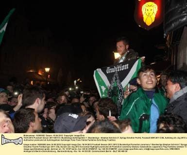 16.04.2012 Fussball Saison 2011 2012 2. Bundesliga Aufstiegsfeier 1. Bundesliga - Stephan Schröck (7, SpVgg Greuther Fürth)