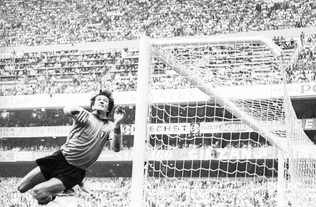 WM Halbfinale 1970 in Mexiko City - BR Deutschland - Italien 3:4 n.V.. - Torwart Enrico Albertosi (Italien)
