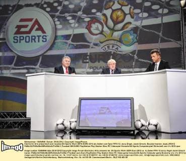 Electronic Arts präsentiert sein neustes EA Sports Werk UEFA EURO 2012 als Addon zum Spiel FIFA 12: Jerzy Engel, Jacek Gmoch, Bozydar Iwanow. daad_250412 