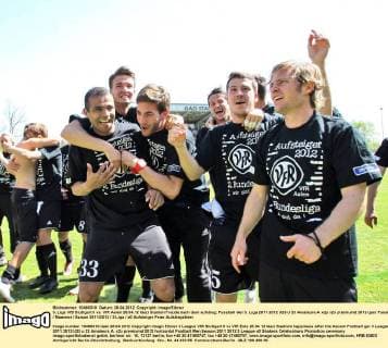 3. Liga VfB Stuttgart II vs. VfR Aalen 28.04.12 Gazi Stadion Freude nach dem aufstieg