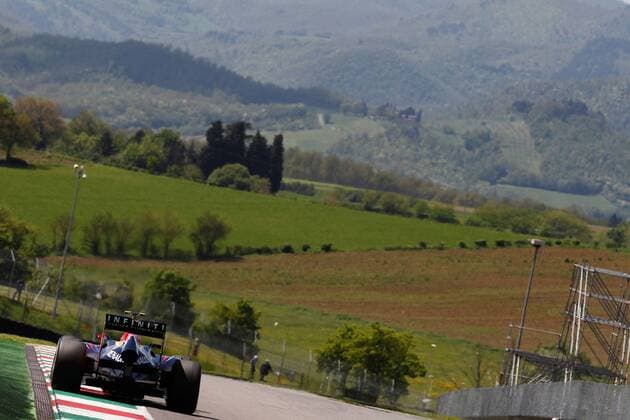 Motorsports: FIA Formula One World Championship 2012, Test in Mugello, 2 Mark Webber (AUS, Red Bull Racing), xHOCHxZWEIx