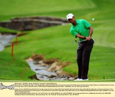May 4, 2012 - Charlotte, NC, USA - Tiger Woods hits a shot on the 18th hole in the second round of the Wells Fargo Championship at Quail Hollow in Charlotte, North Carolina, on Friday, May 4, 2012. PGA Golf Herren TOUR - ZUMAm67