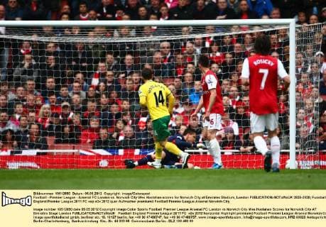 Football - Premier League - Arsenal FC London vs. Norwich City Wes Hoolahan scores for Norwich City at Emirates Stadium, London  3929-3929
