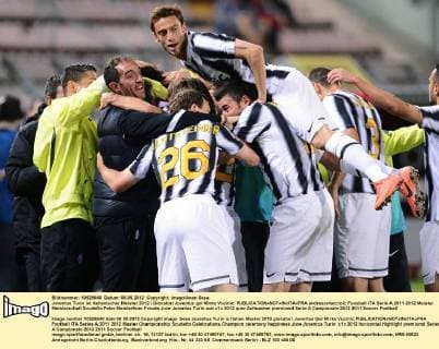 Juventus Turin ist italienischer Meister 2012 Giocatori Juventus gol Mirko Vucinic andreaxstaccioli