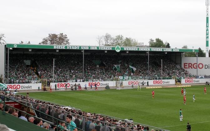 Fussball, 2. BL, 2. Bundesliga, Saison 2011 2012, Herren, Deutschland, SpVgg Greuther Fürth - Stadionübersicht, Sportstätte, Sportpark Ronhof, Trolli Arena, Übersicht