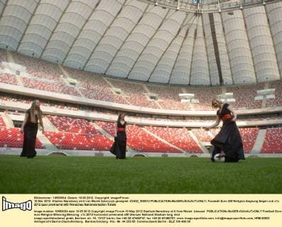 10 Mai 2012. Stadion Narodowy wird von Marek Solarczyk gesegnet. CHAD_100512 