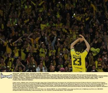 FUSSBALL DFB POKAL FINALE SAISON 2011 2012 Borussia Dortmund - FC Bayern München 12.05.2012 Shinji Kagawa (Borussia Dortmund) winkt den Fans 