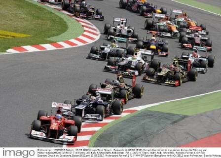 Fernando ALONSO (ESP),Ferrari übernimmt in der ersten Kurve die Führung vor Pastor MALDONADO (VEN) AT T Williams und Kimi RAIKKONEN,Räikkönen (FIN),Lotus F1 Team. Start,Pulk,Fahrerfeld, Rennen.Formel 1:GP von Spanien,Circuit de Catalunya,Saison2012,am 13.05.2012.