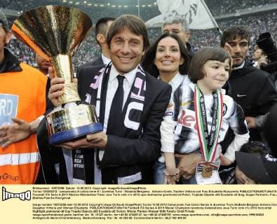 Torino 13 05 2012 - campionato di calcio serie A Juventus Turin - Atalanta Bergamo; Antonio Conte, Tochter Vittoria und Frau Elisabetta Muscarello 