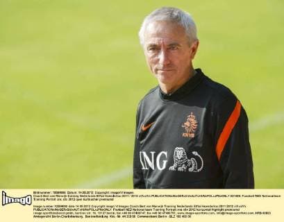 Coach Bert van Marwijk training Nederlands Elftal Hoenderloo 2011 2012 xVIxxIVx 931486