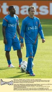 (L-R) Jeremain Lens of PSV,Siem de Jong of Ajax training Nederlands Elftal Hoenderloo 2011 2012 xVIxxIVx 931485