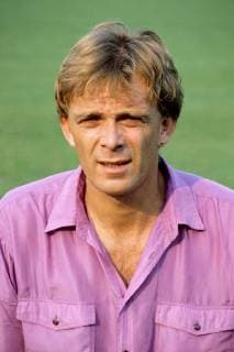 2. BL in der Saison 1990 1991 - Im Foto: TSV Havelse Trainer Volker Finke - hier am 08.07.1990.