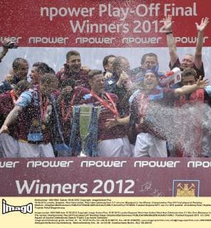 19.05.2012 London, England. West Ham United. West Ham celebrate their 2-1 win over Blackpool in the NPower Championship Play-Off Final played at Wembley Stadium. xStephenxBartholomewx  ActionPlus11278019