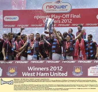 19.05.2012 London, England. West Ham United. West Ham celebrate their 2-1 win over Blackpool in the NPower Championship Play-Off Final played at Wembley Stadium. xStephenxBartholomewx  ActionPlus11278020