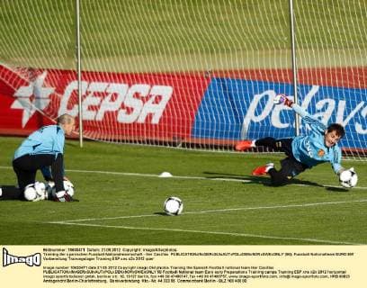 Training der spanischen Fussball-Nationalmannschaft - Iker Casillas  (56)