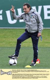 Coach Cesare Prandelli - Training in Florenz allexsabba